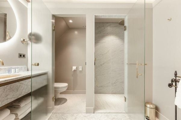 Hotel 717