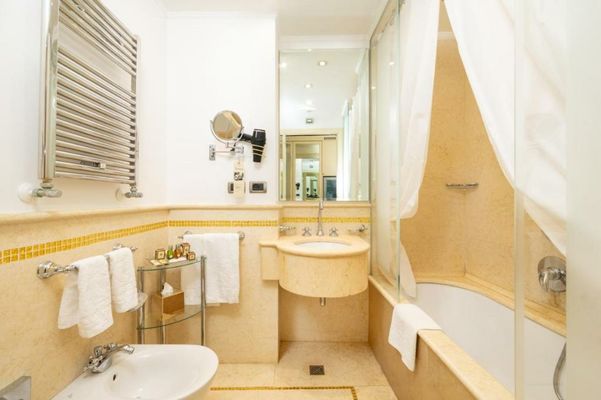 Hotel A La Commedia