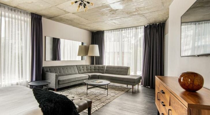 HOTEL10