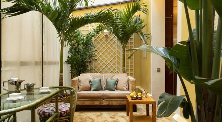 Les Suites Cinabre