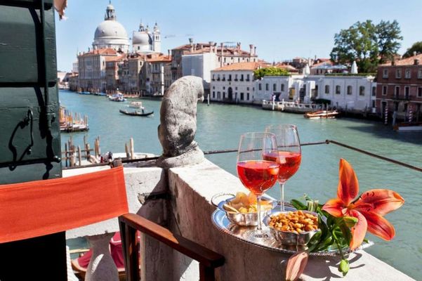 Palazzetto Pisani Grand Canal