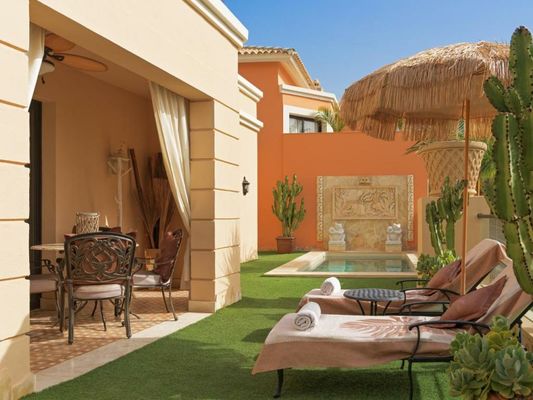 Royal Garden Villas, Luxury Hotel